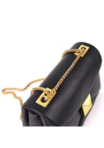 THE AMY STUDDED LEATHER BAG BLACK