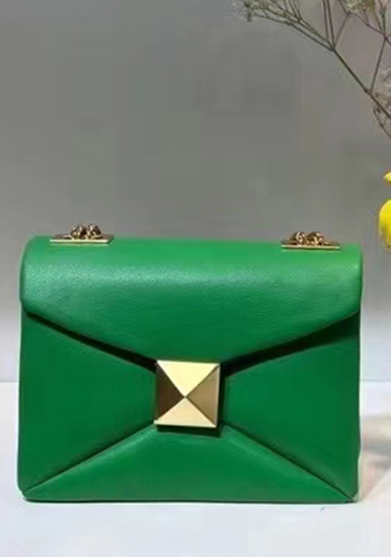 THE AMY STUDDED LEATHER BAG GREEN