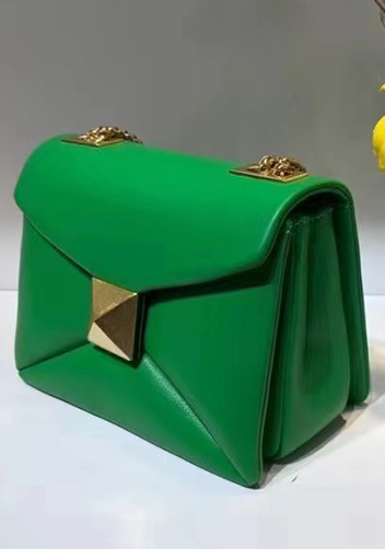 THE AMY STUDDED LEATHER BAG GREEN