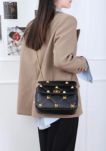 THE AMY STUDDED LEATHER SHOULDER BAG BLACK