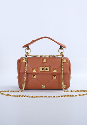 THE AMY STUDDED LEATHER SHOULDER BAG BROWN