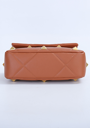 THE AMY STUDDED LEATHER SHOULDER BAG BROWN