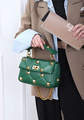 THE AMY STUDDED LEATHER SHOULDER BAG GREEN