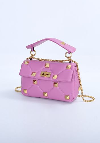 THE AMY STUDDED LEATHER SHOULDER BAG PINK