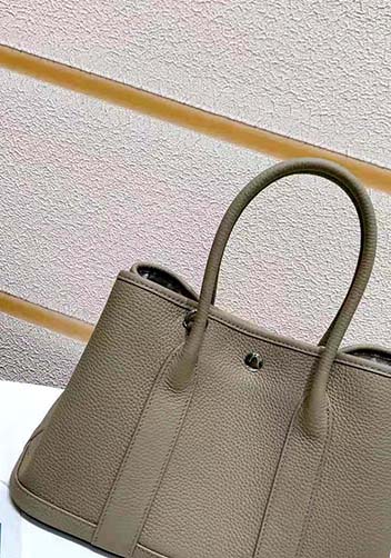 Tiger Lyly Carla Tote In Leather 12 Light Grey